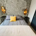 Hom I Dpto 1D1B 2Pax Santiago Centro Calle Serrano
